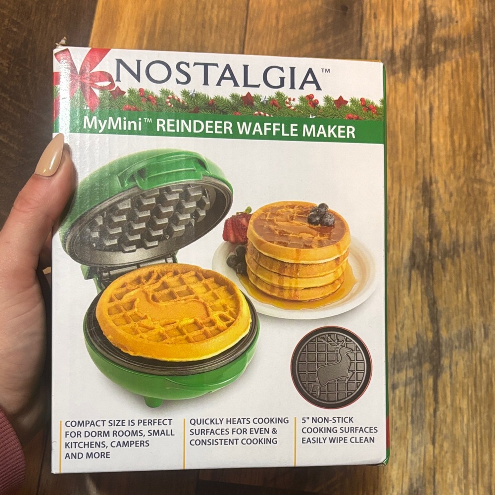Nostalgia MyMini Reindeer Waffle Maker - Festive Green